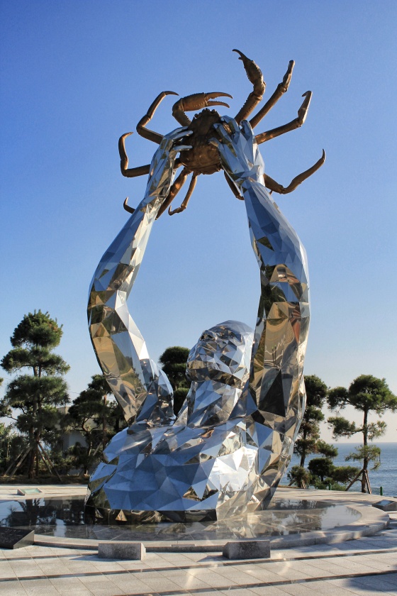 crab themed statues,
